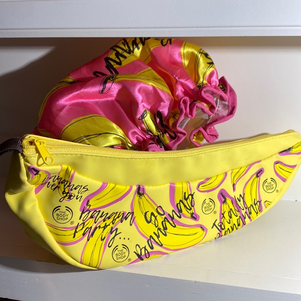 The Body Shop Shower Cap And Makeup Bag Combo